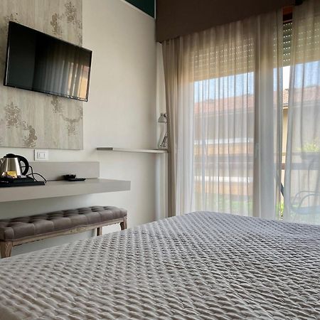 ברדולינו B City Hotel מראה חיצוני תמונה
