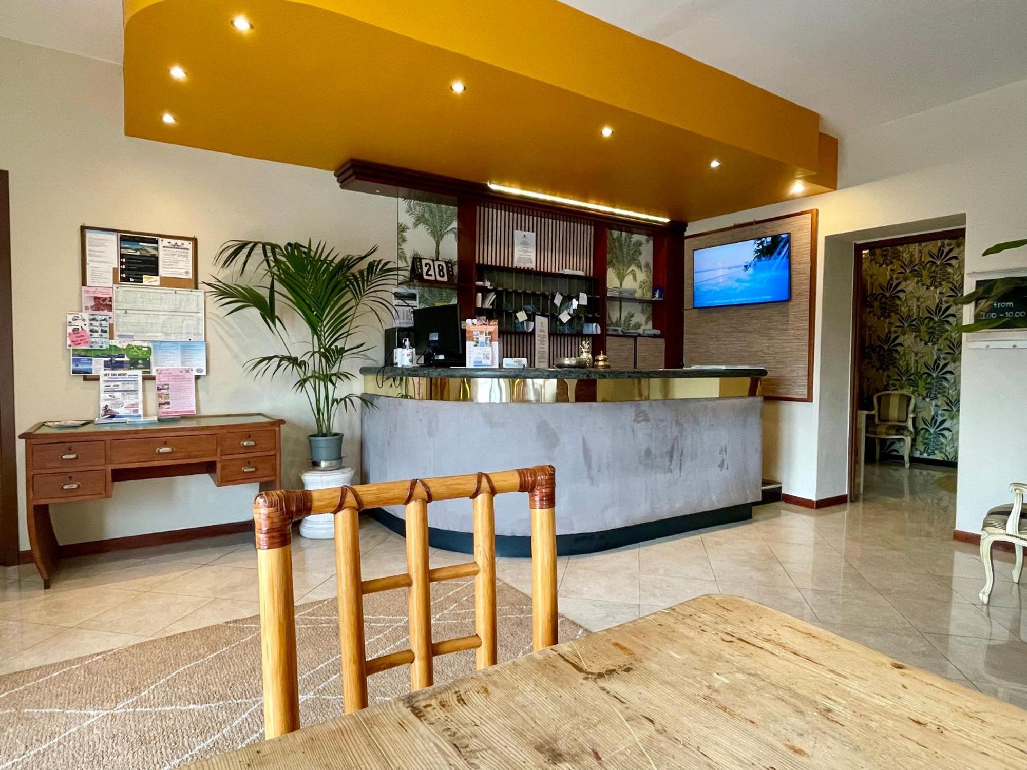 ברדולינו B City Hotel מראה חיצוני תמונה