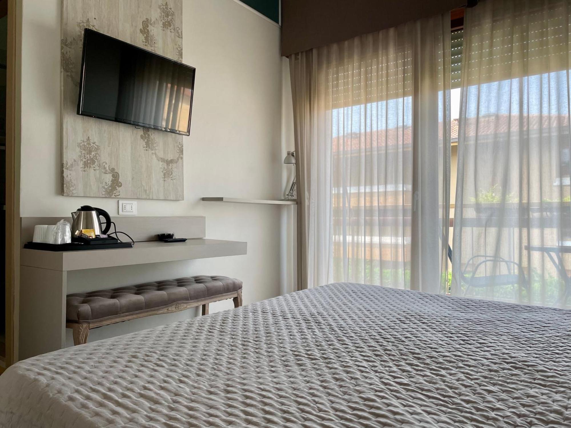 ברדולינו B City Hotel מראה חיצוני תמונה
