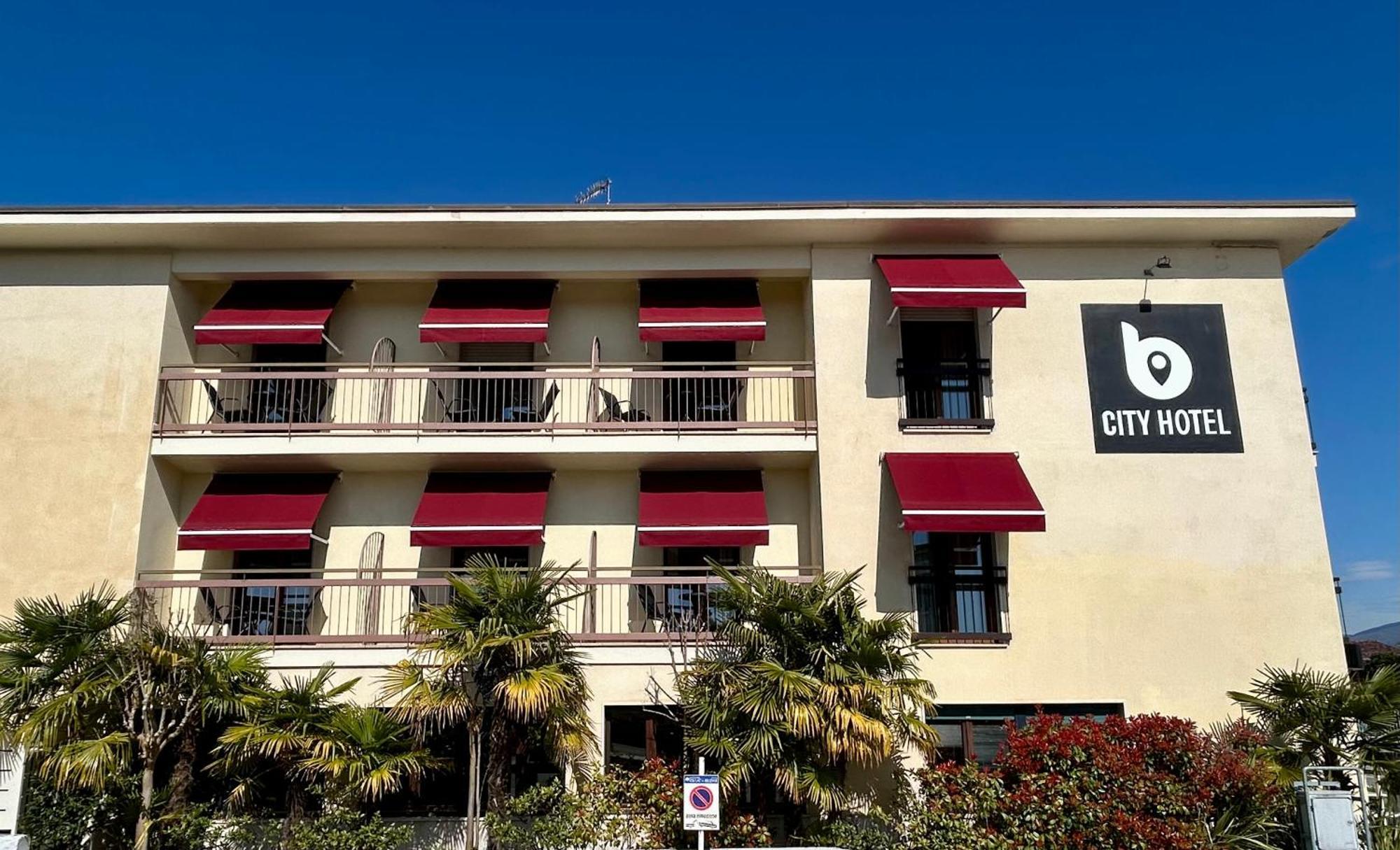 ברדולינו B City Hotel מראה חיצוני תמונה
